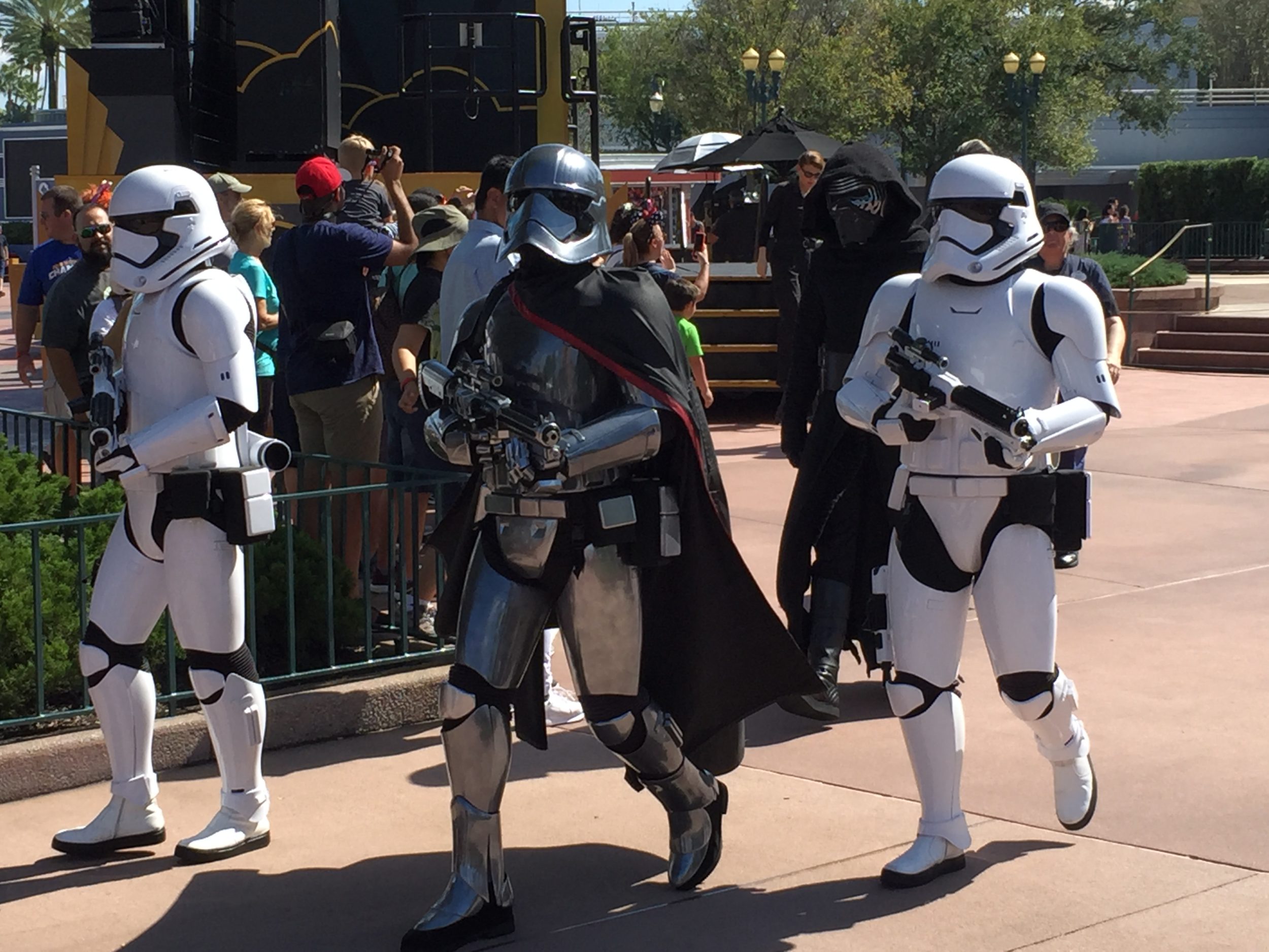 Star Wars Galaxy’s Edge – Orlando Florida – Wargaming from the Balcony